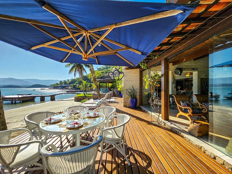 Alquiler de casa con piscina y playa en Angra dos Reis