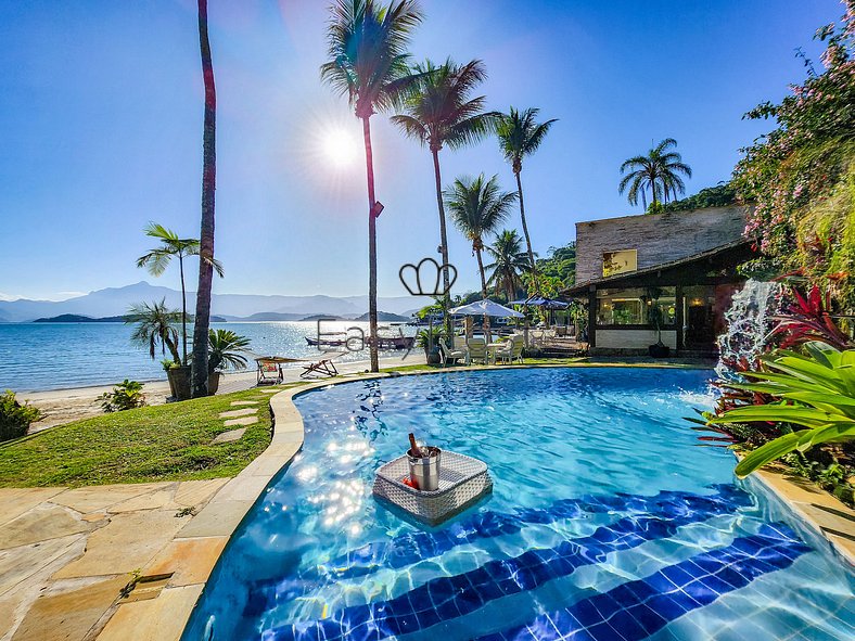 Alquiler de casa con piscina y playa en Angra dos Reis