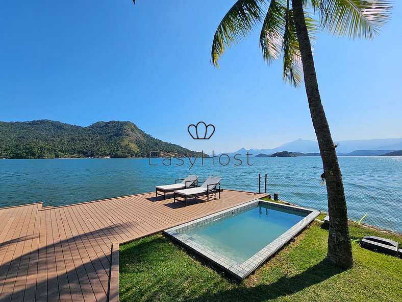 Aluguel de casa em Angra dos Reis com piscina beira mar - AN