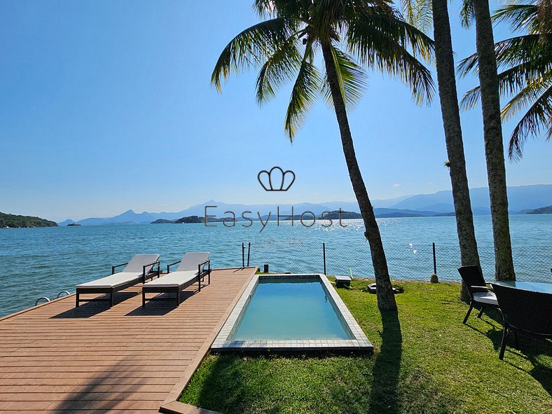 Aluguel de casa em Angra dos Reis com piscina beira mar - AN