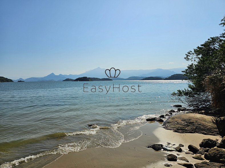 Aluguel de casa em Angra dos Reis com piscina beira mar - AN