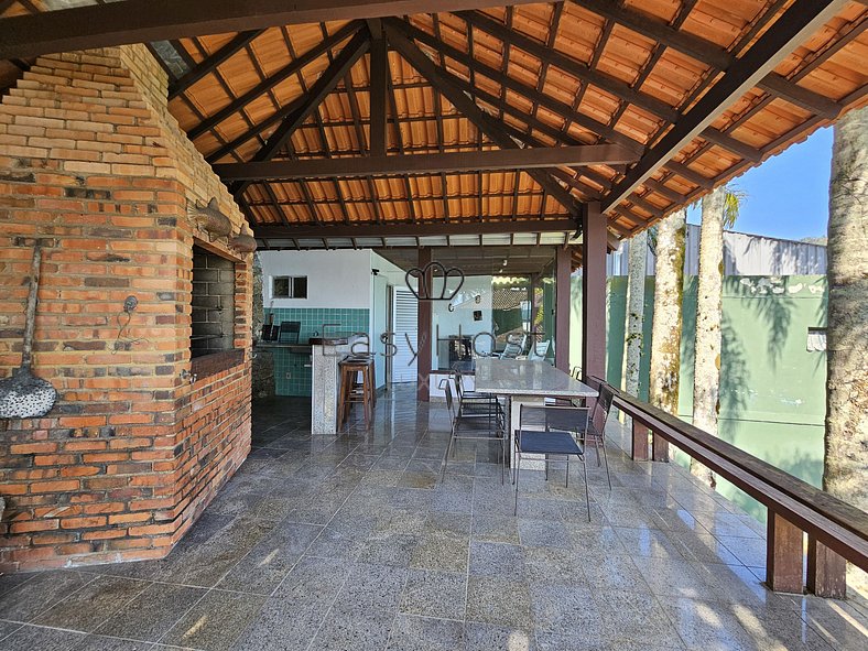 Aluguel de casa em Angra dos Reis com piscina beira mar - AN