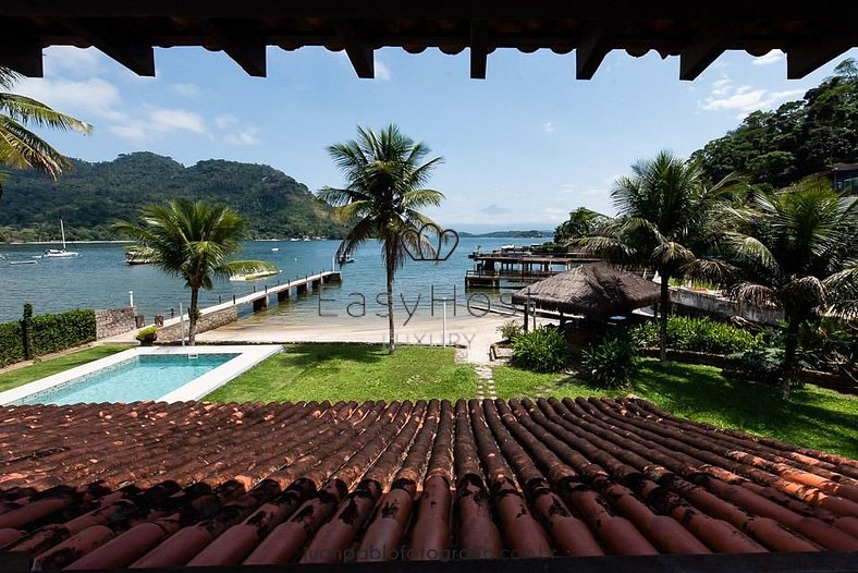 Aluguel de casa em Angra dos Reis com piscina e praia