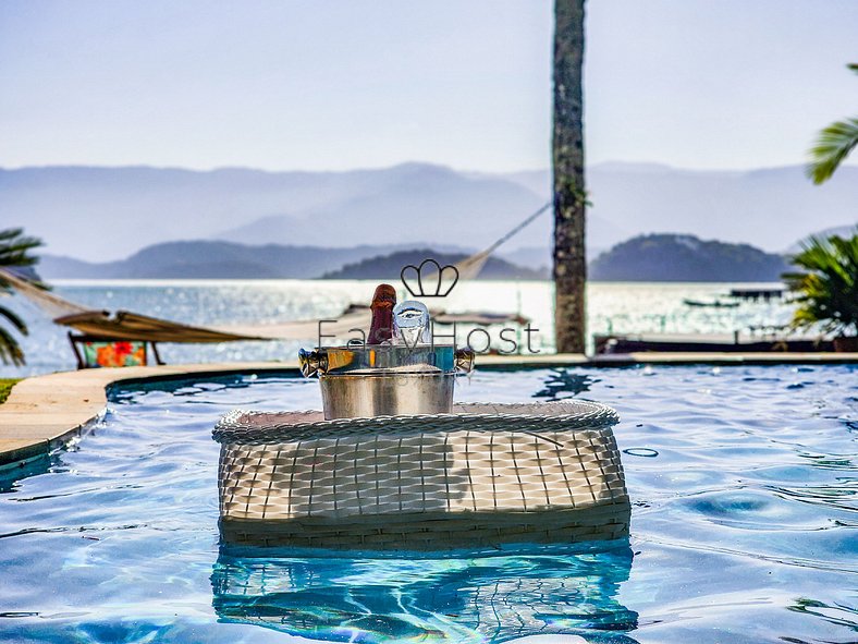 Aluguel de casa em Angra dos Reis com piscina e praia