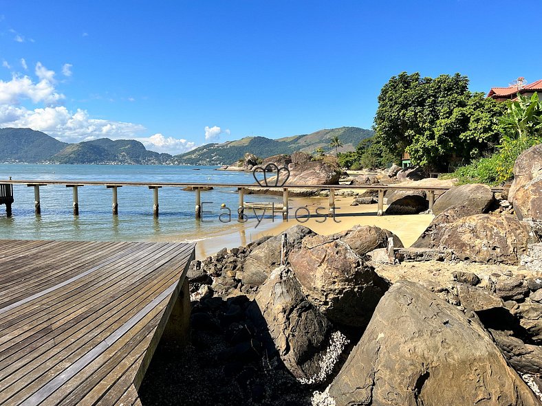 Aluguel de casa pé na areia com piscina e sauna