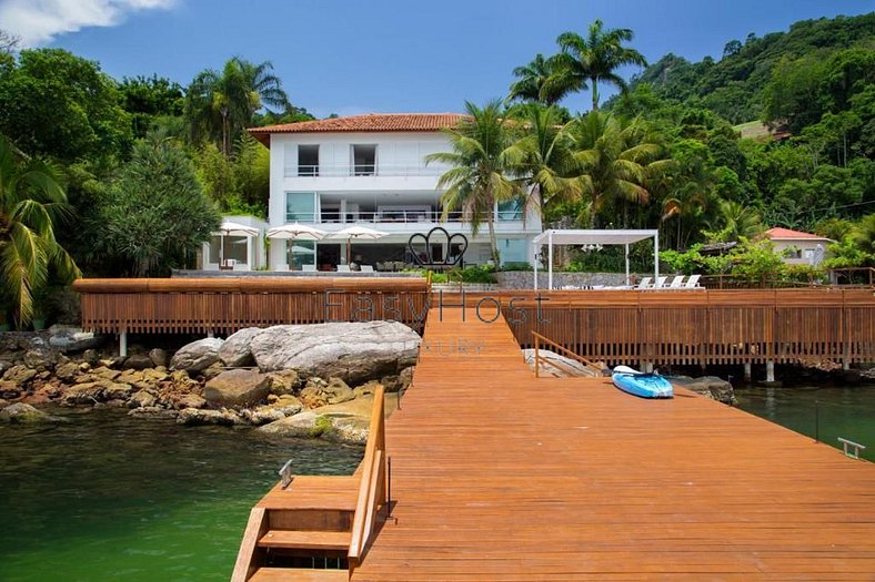 AngV01 - Casa en venta en Angra dos Reis con piscina y playa