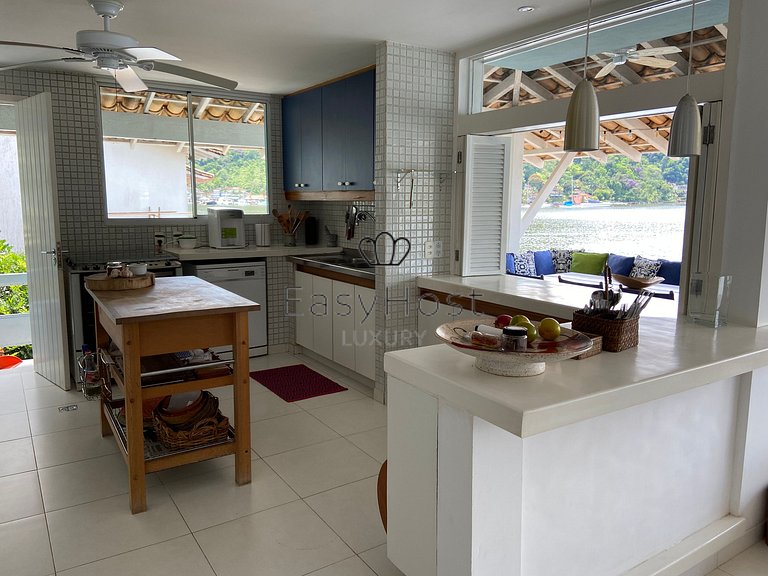 Beach house for sale in Angra dos Reis