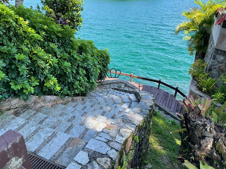 Beach house for sale in Angra dos Reis