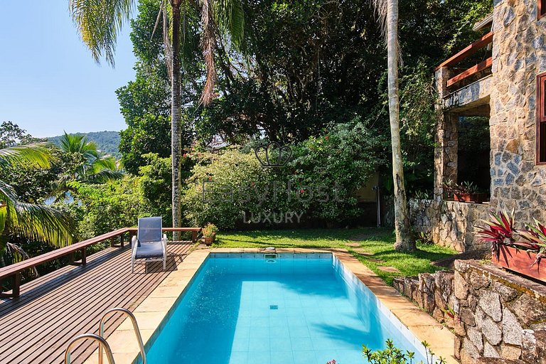 Beach house for sale in Paraty