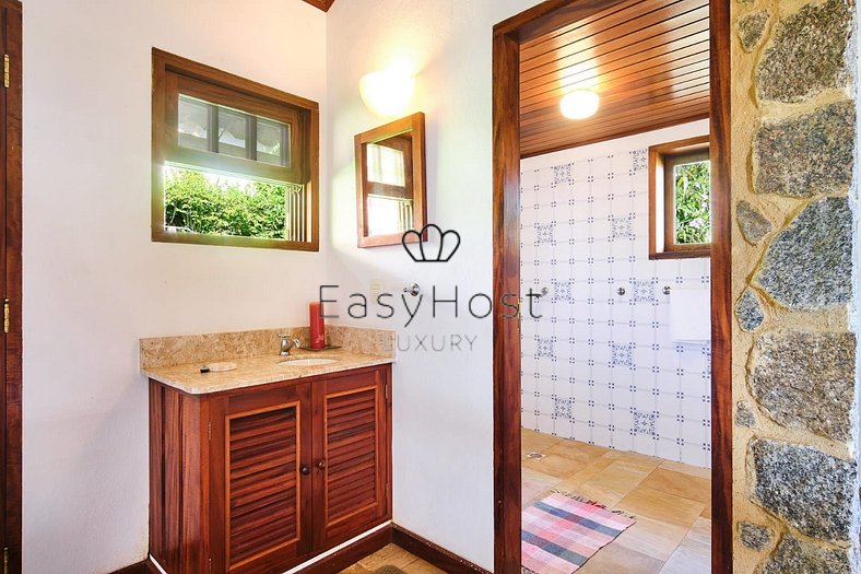 Beach house for sale in Paraty