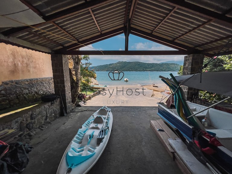 Beach house for sale in Paraty