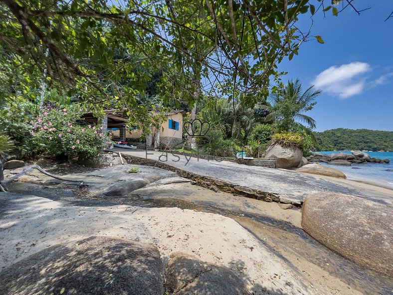 Beach house for sale in Paraty