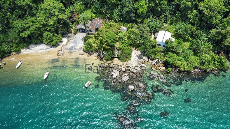 Beach house for sale in Paraty