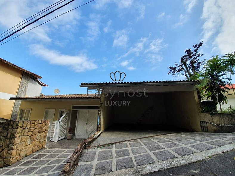 Casa a venda em Angra dos Reis beira mar