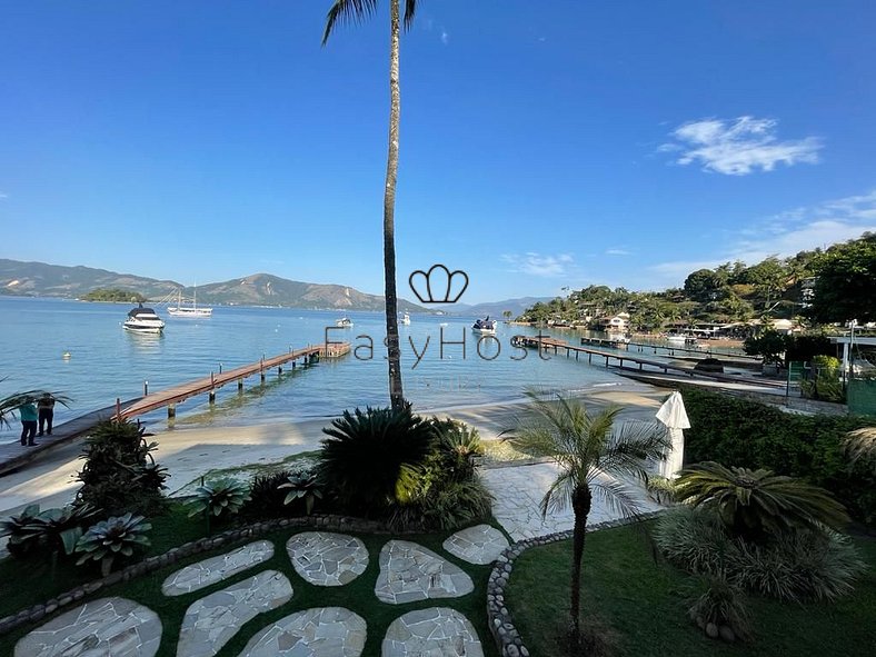 Casa à venda em Angra dos Reis beira mar