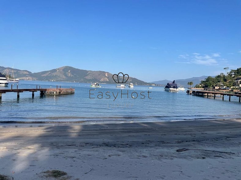 Casa à venda em Angra dos Reis beira mar