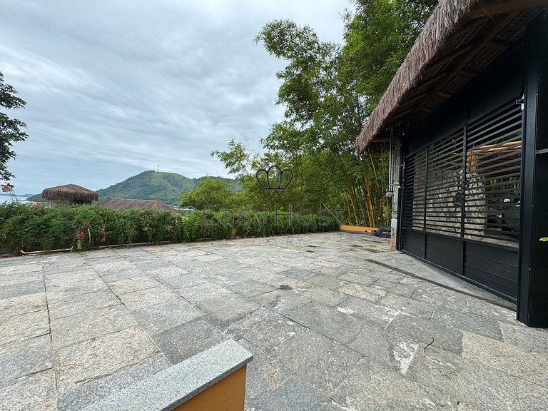 Casa à venda em Angra dos Reis com piscina, praia e hidromas