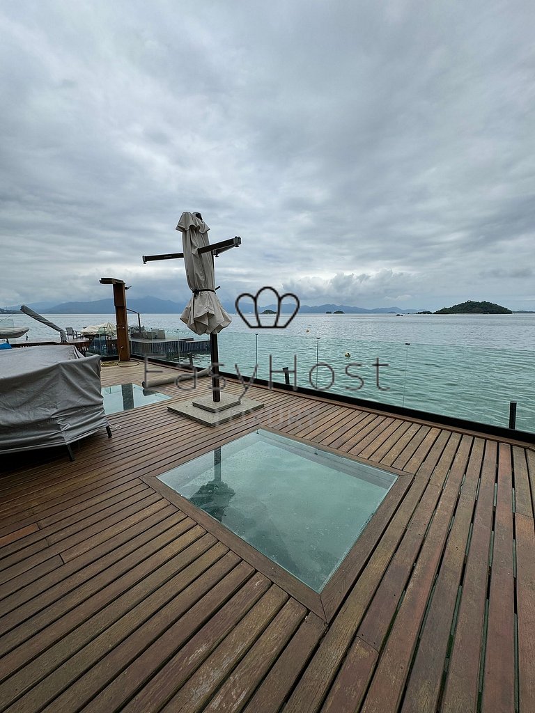 Casa à venda em Angra dos Reis com piscina, praia e hidromas