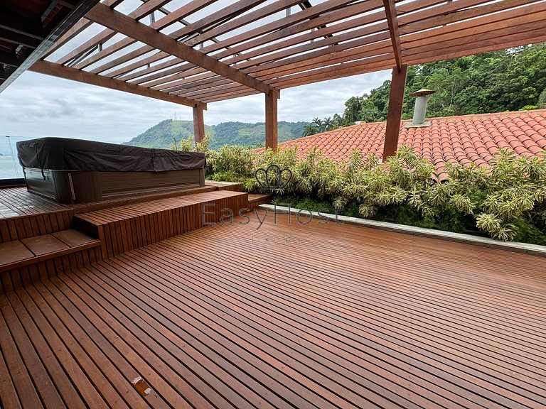 Casa à venda em Angra dos Reis com piscina, praia e hidromas