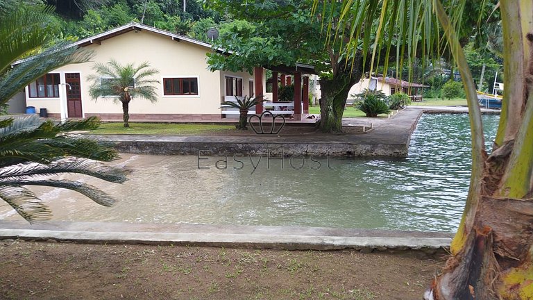 Casa cerca del mar en venta en Angra dos Reis