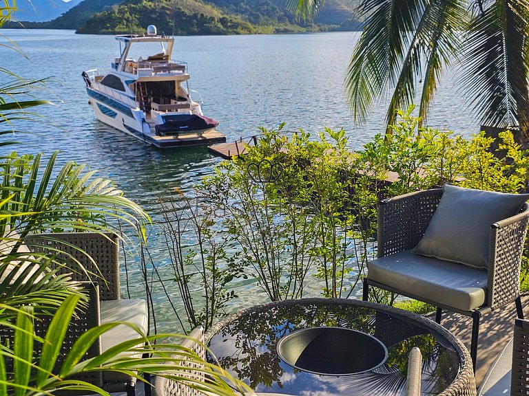 Casa de luxo à venda em Angra dos Reis com piscina, praia e