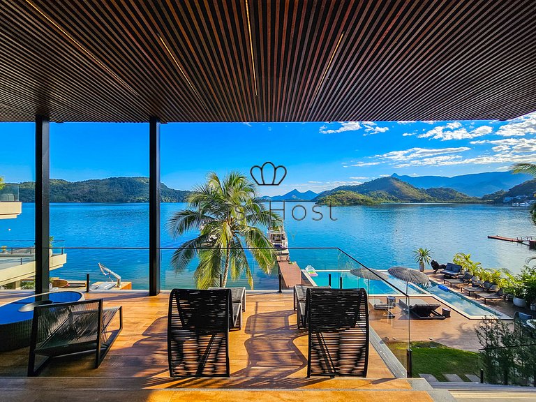 Casa de luxo à venda em Angra dos Reis com piscina, praia e