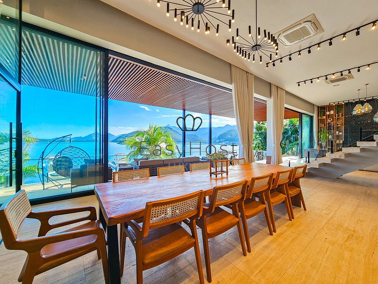 Casa de luxo à venda em Angra dos Reis com piscina, praia e