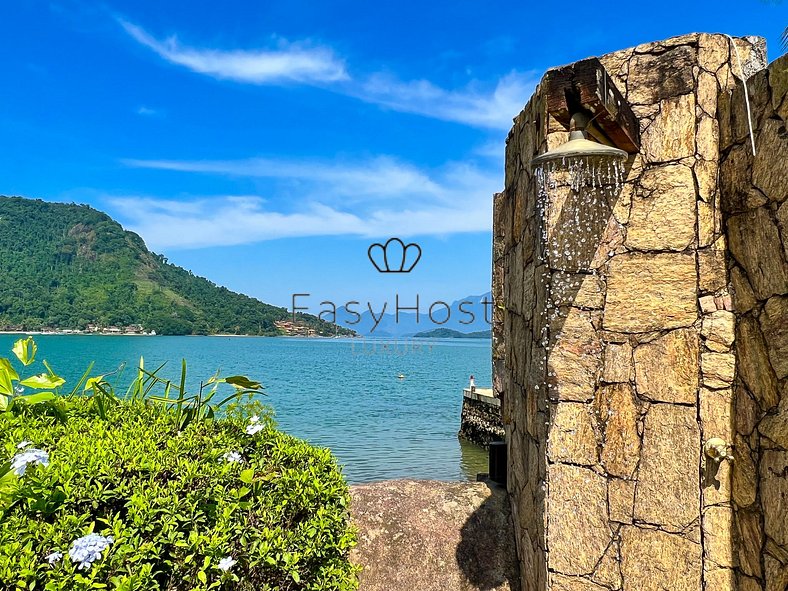 Casa de vacaciones en Angra dos Reis con vista al mar piscin