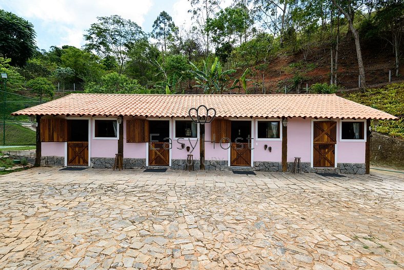 Casa de vacaciones en Itaipava con piscina