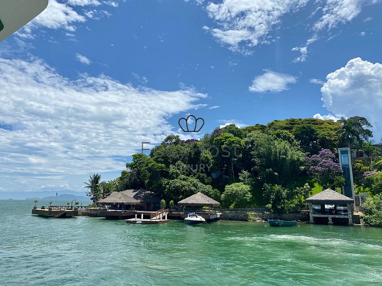 Casa em ilha em Angra dos Reis com piscina beira mar, jacuzz