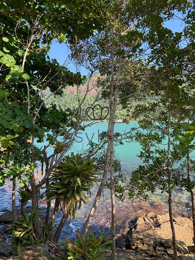 Casa em ilha em Angra dos Reis com piscina beira mar, jacuzz