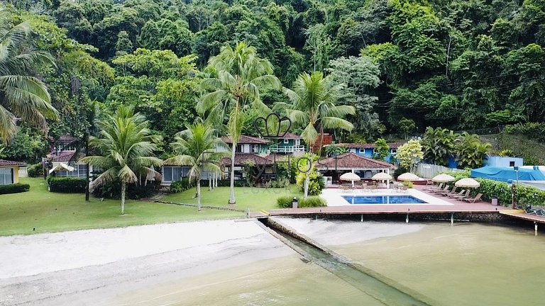 Casa en condomínio en venta en Angra dos Reis