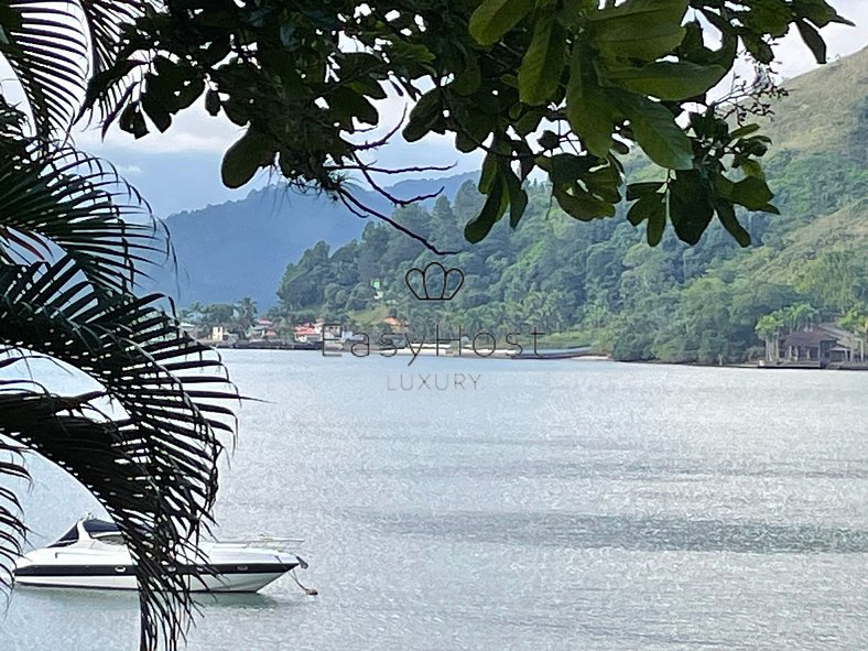 Casa en condomínio en venta en Angra dos Reis