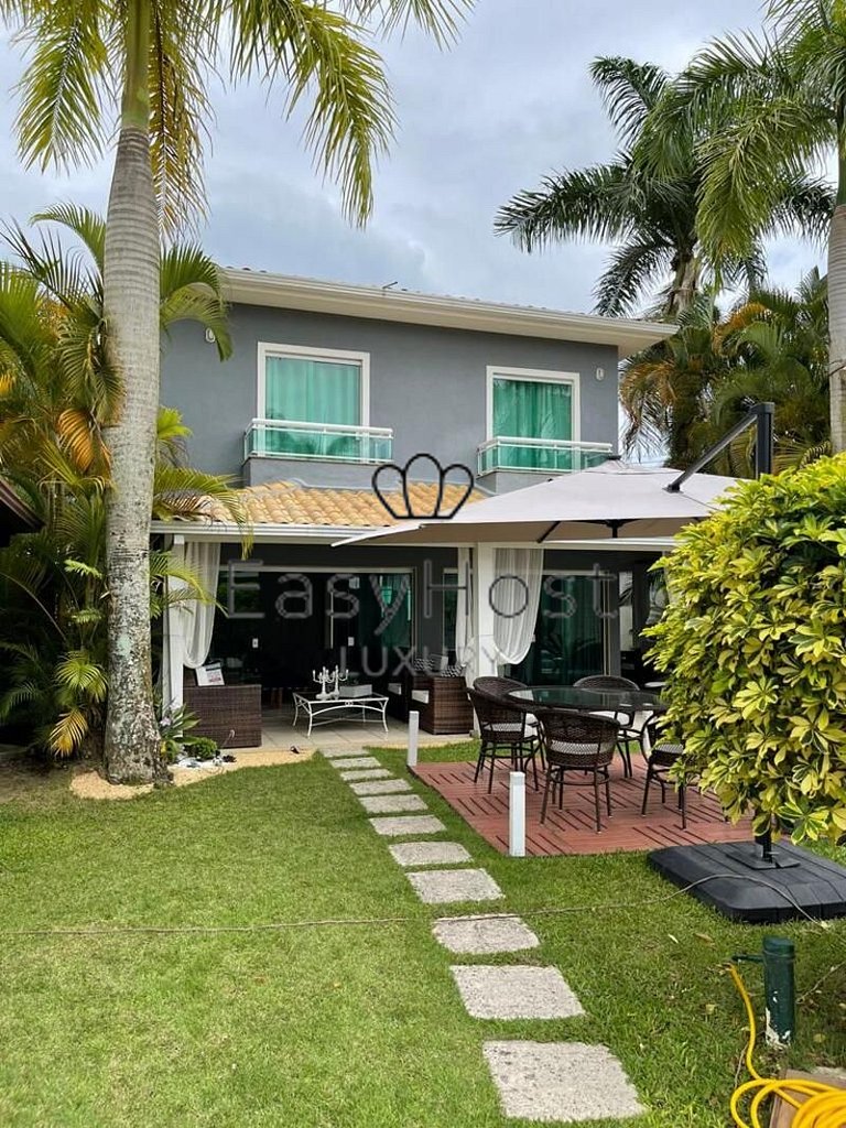 Casa en condomínio en venta en Angra dos Reis