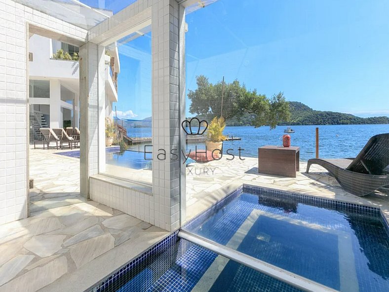 Casa en venta en Angra dos Reis con piscina