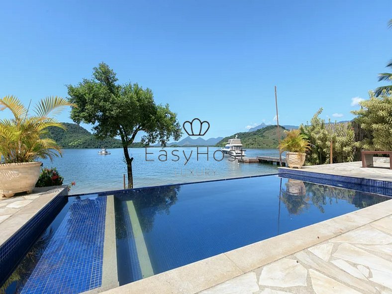 Casa en venta en Angra dos Reis con piscina