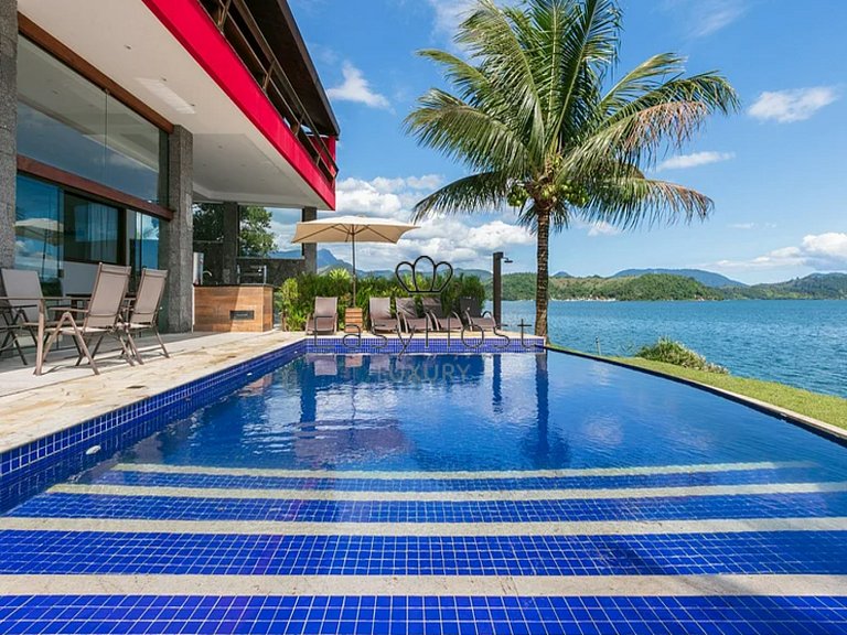 Casa en venta en Angra dos Reis con piscina