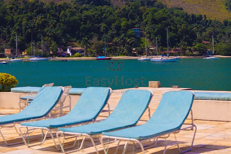 Casa en venta en Angra dos Reis con piscina junto al mar - A