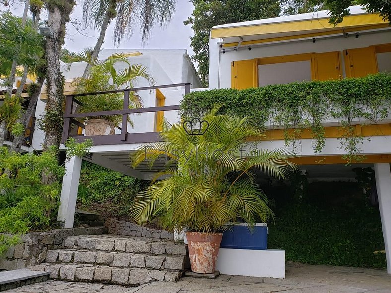 Casa en venta en Angra dos Reis junto al mar