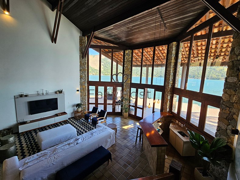 Casa para alquilar en Angra dos Reis con piscina junto al ma