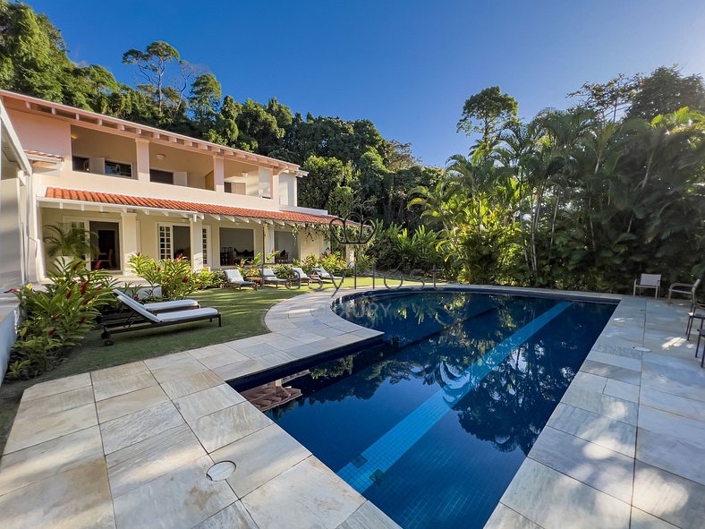 Casa para alquilar en Paraty con piscina en condominio exclu