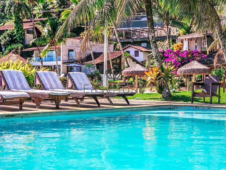 Casa para temporada em Angra dos Reis com piscina e praia