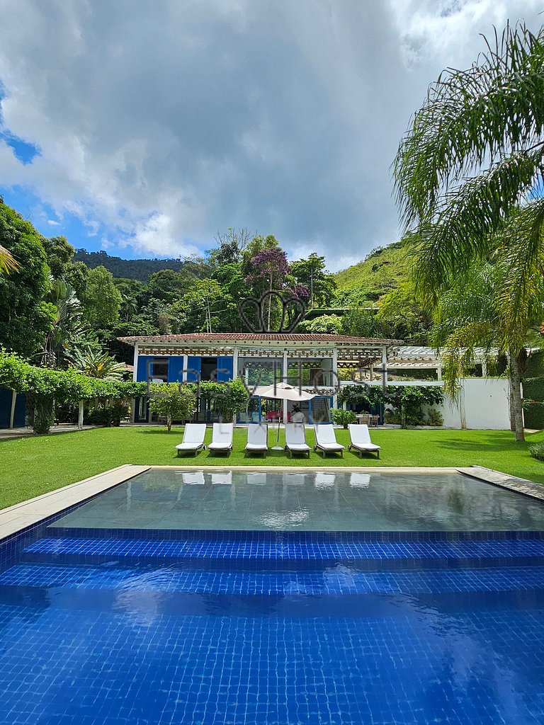 Casa para temporada em Angra dos Reis com piscina, praia e s