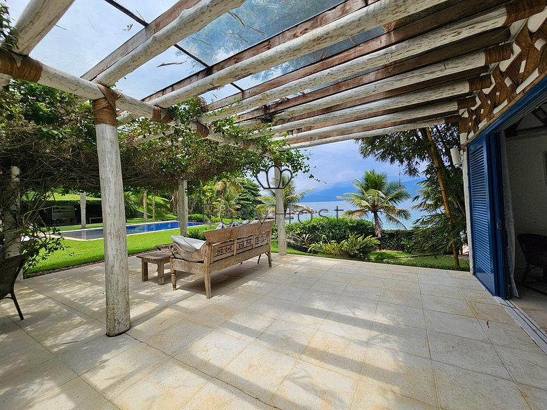 Casa para temporada em Angra dos Reis com piscina, praia e s