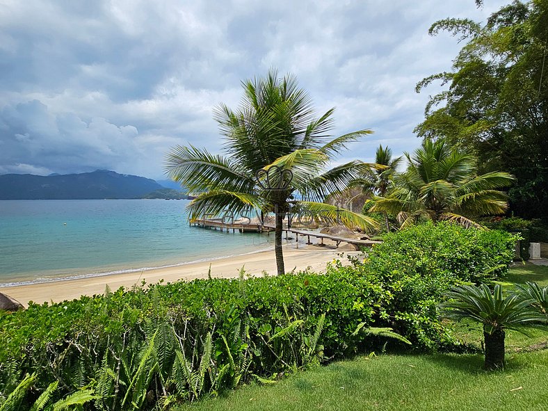 Casa para temporada em Angra dos Reis com piscina, praia e s