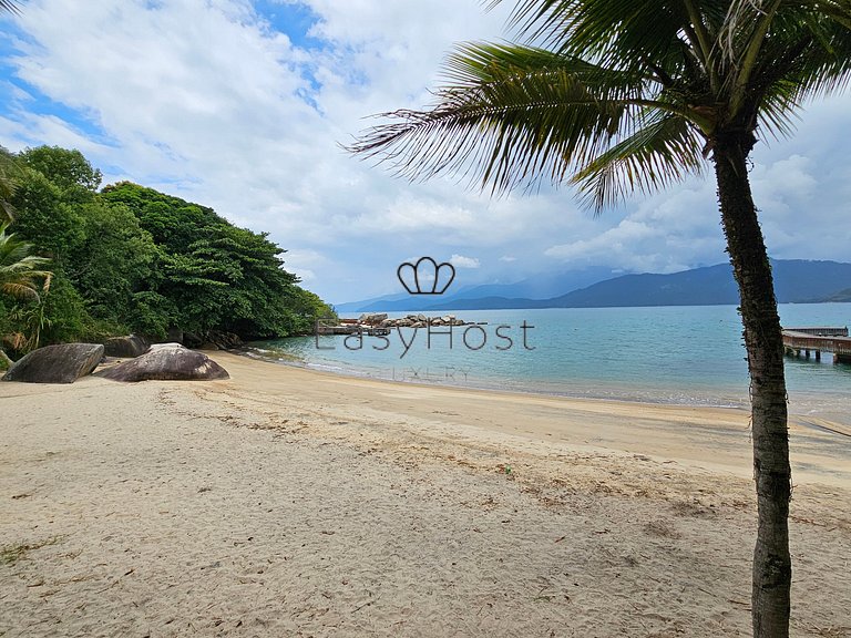 Casa para temporada em Angra dos Reis com piscina, praia e s