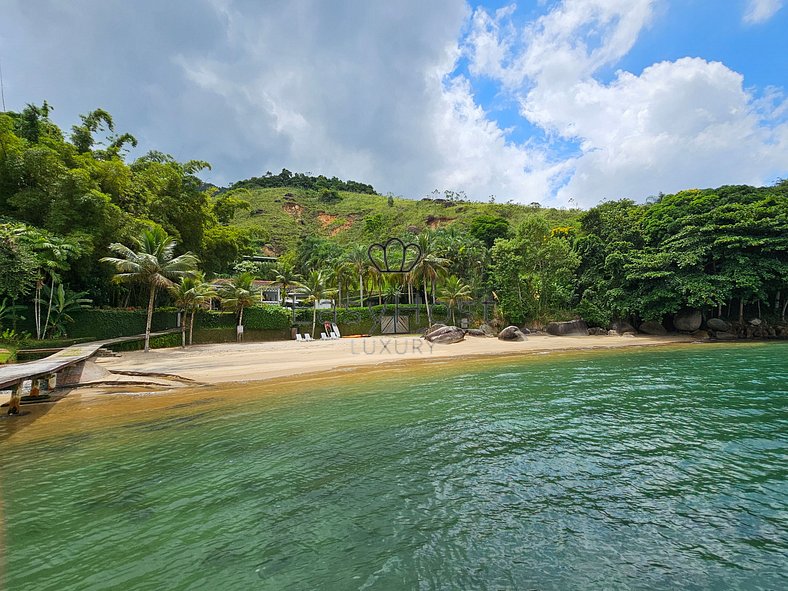 Casa para temporada em Angra dos Reis com piscina, praia e s