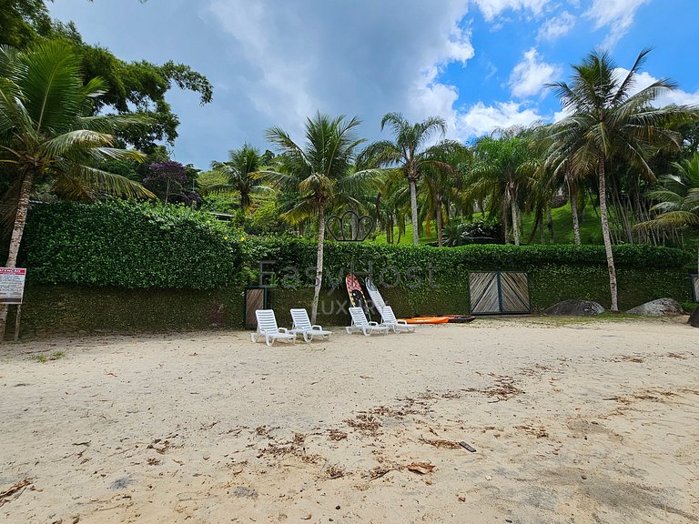 Casa para temporada em Angra dos Reis com piscina, praia e s