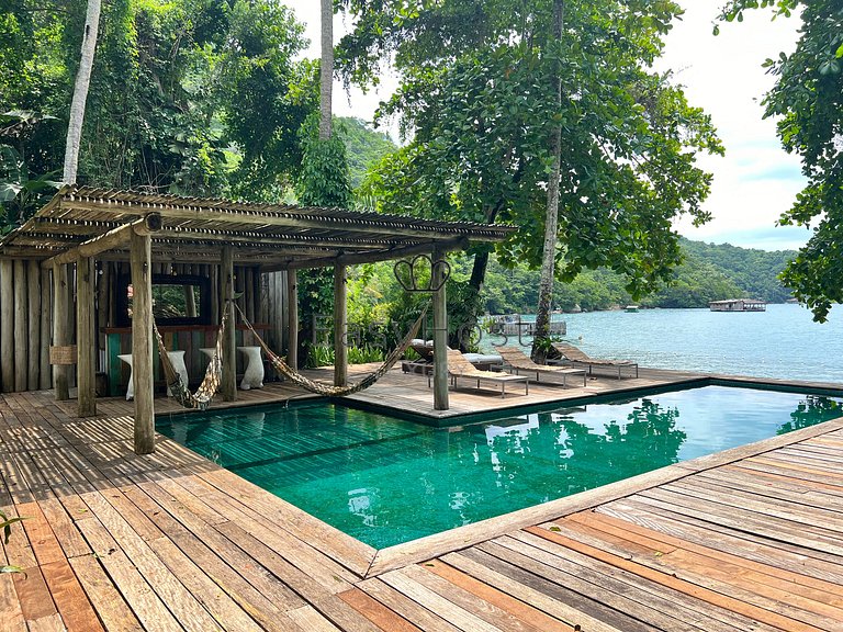 Casa para temporada em Ilha Grande com piscina