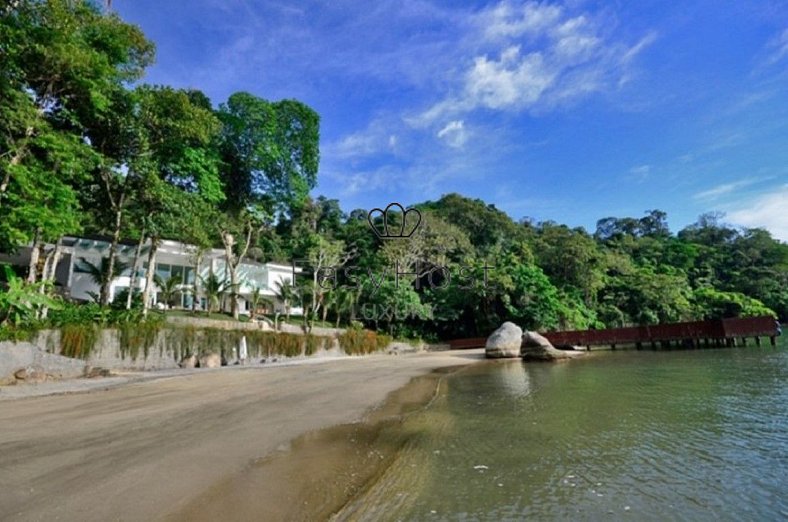 Casa pé na areia à venda em Angra dos Reis